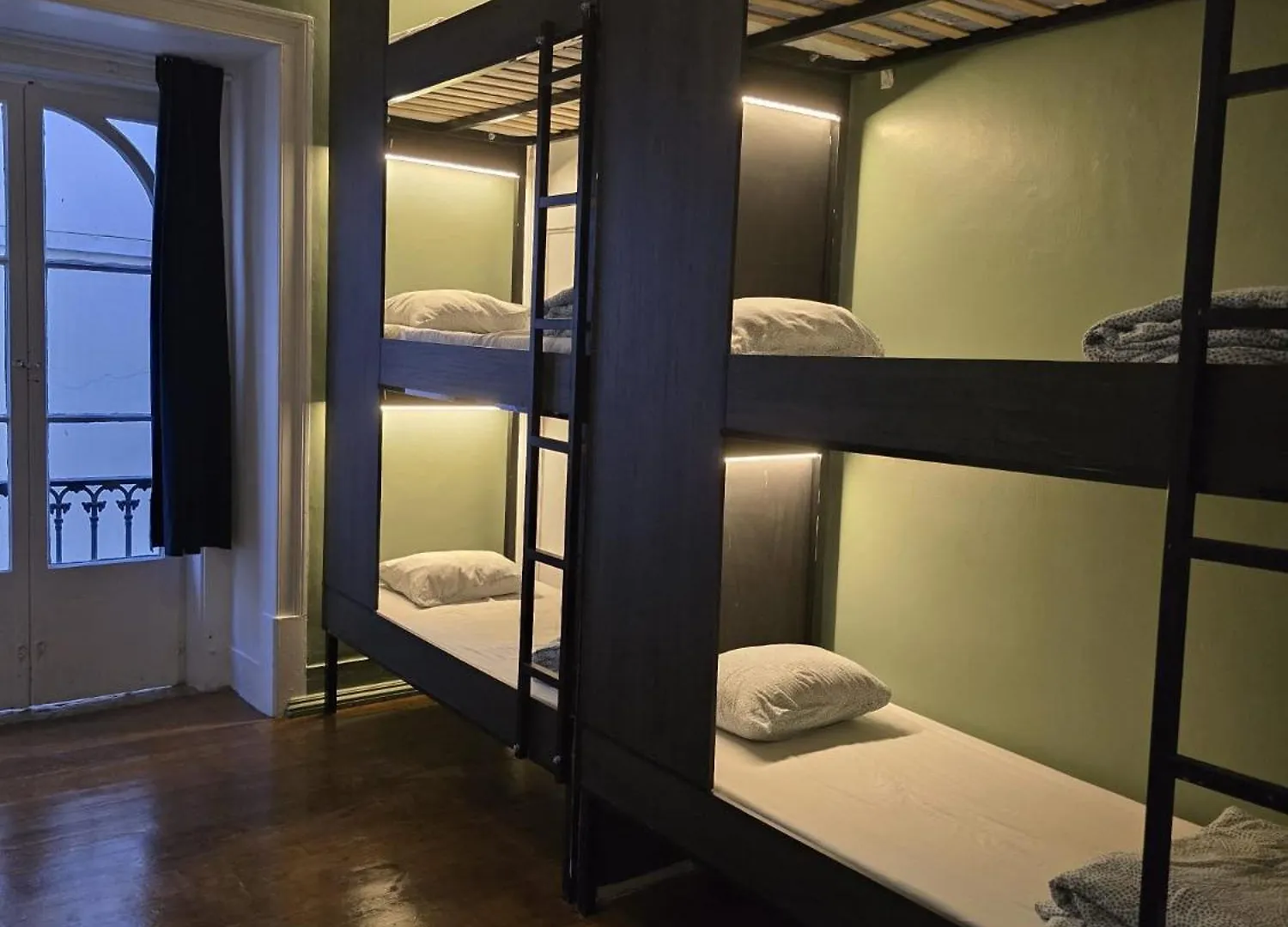 Party Zone Hostel Bairro Alto Lisbona